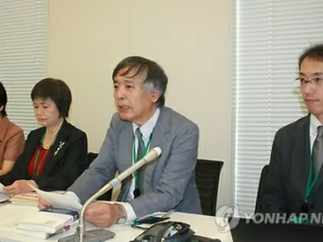 声明を発表する学者ら＝２５日、東京（聯合ニュース）