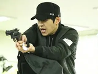 「INFINITE」ホヤ、ピストル持って銀行強盗に変身？