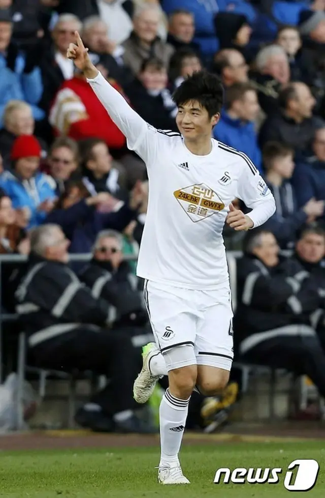 キ・ソンヨン（26、スウォンジー・シティ）がイングランド・プレミアリーグ（EPL）選手ランキング32位で今シーズンを終了した。MF内では18位だった。