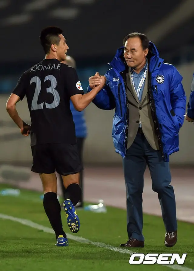 城南FCは27日午後9時、中国にておこなわれた2015アジアチャンピオンズリーグ（ACL）ベスト16第2戦でリカルド・グラール（広州恒大）に2ゴールを許し、0-2と敗れた。（提供:OSEN）