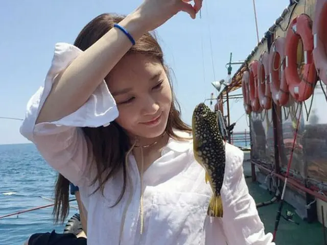 韓国女性デュオ「ダビチ」のカン・ミンギョン（24）が、釣りを楽しむ日常を公開した。（提供:OSEN）