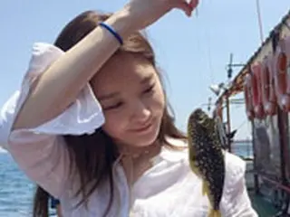 「ダビチ」カン・ミンギョン、船上で”釣り女子”に… 魚と美貌対決？