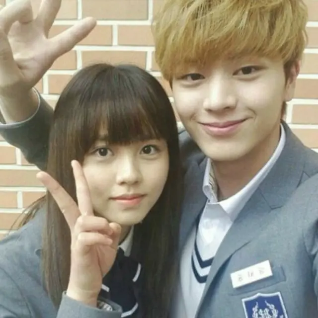 ユク・ソンジェ（20、韓国グループ「BTOB」）と女優キム・ソヒョン（15）の仲良しツーショットに関心が寄せられている。（提供:news1）