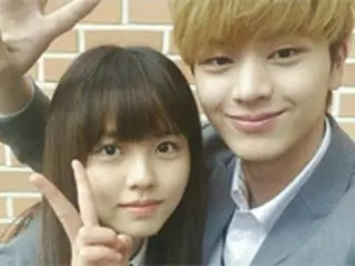 「BTOB」ユク・ソンジェの胸に寄りかかり微笑む女子高生は誰？