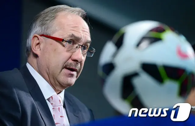 ウリ・シュティーリケ韓国サッカー代表監督は1日午前、ソウル市内のサッカー会館にて記者会見をおこない、6月のAマッチ2連戦を共にするメンバーを発表した。