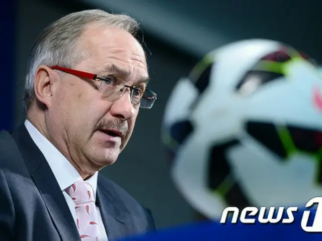 ウリ・シュティーリケ韓国サッカー代表監督は1日午前、ソウル市内のサッカー会館にて記者会見をおこない、6月のAマッチ2連戦を共にするメンバーを発表した。
