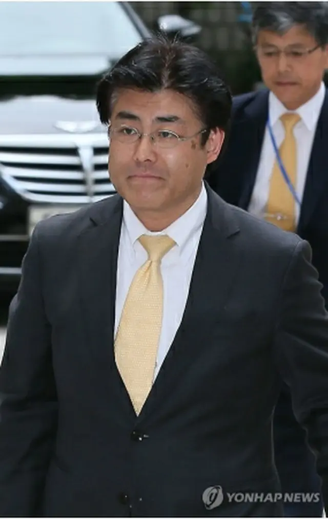 ソウル中央地裁に出廷する加藤氏＝１日、ソウル（聯合ニュース）