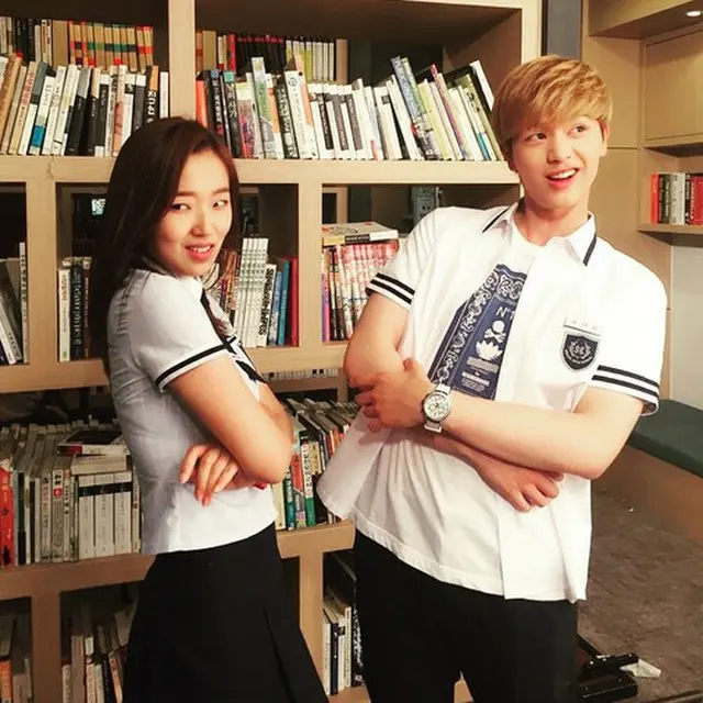 KBSドラマ「Who are you-学校2015」に出演中の「BTOB」ソンジェとチョ・ スヒャンがいたずらっ気あふれる撮影写真を公開した。（提供:OSEN）