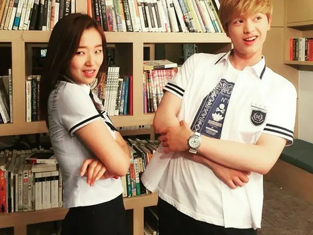 KBSドラマ「Who are you-学校2015」に出演中の「BTOB」ソンジェとチョ・ スヒャンがいたずらっ気あふれる撮影写真を公開した。（提供:OSEN）