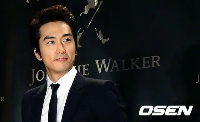 韓国俳優ソン・スンホン（38）が中国映画「大爆撃」（仮題）の撮影中だ。