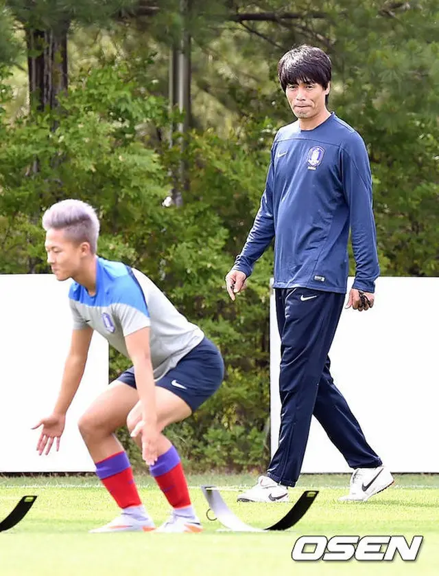 “サッカーの天才”イ・スンウが冷静さを探すための努力を重ねている。果たして、同年齢の仲間と走ることになるイ・スンウをチェ・ジンチョル監督はどのように理解しているのか。