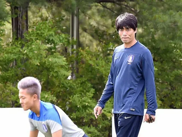 “サッカーの天才”イ・スンウが冷静さを探すための努力を重ねている。果たして、同年齢の仲間と走ることになるイ・スンウをチェ・ジンチョル監督はどのように理解しているのか。