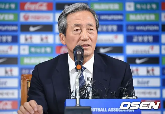 FIFAのブラッター会長が辞意を表明したのを受け、チョン・モンジュン大韓サッカー協会名誉会長が後任を決定する会長選挙への立候補について述べた。（提供:OSEN）