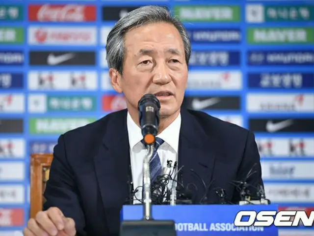 FIFAのブラッター会長が辞意を表明したのを受け、チョン・モンジュン大韓サッカー協会名誉会長が後任を決定する会長選挙への立候補について述べた。（提供:OSEN）