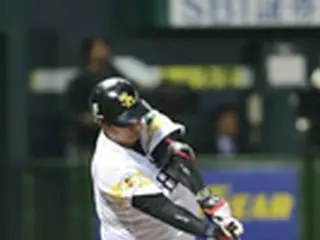 「6月だけで3本のホームラン」ソフトB・李大浩…日メディア「芸術的な打撃」