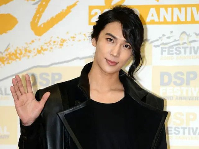 韓国歌手パク・ジョンミン（SS501）が来月2日に入隊する。