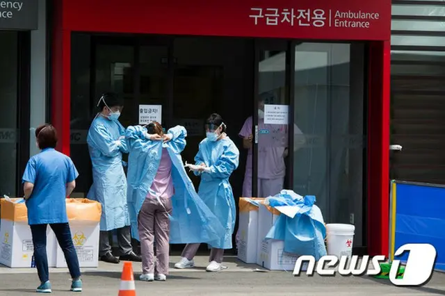 韓国・三星（サムスン）ソウル病院での中東呼吸器症候群（MERS＝マーズ）3次感染者が8日、一気に17人増え、ウイルスの拡散速度がはやくなっている。