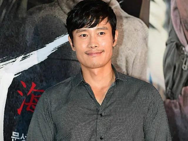 韓国俳優イ・ビョンホンが主演を務めた映画「侠女:刀の記憶」側が、夏の公開ピーク期に公開する方向で調整を進めていることがわかった。