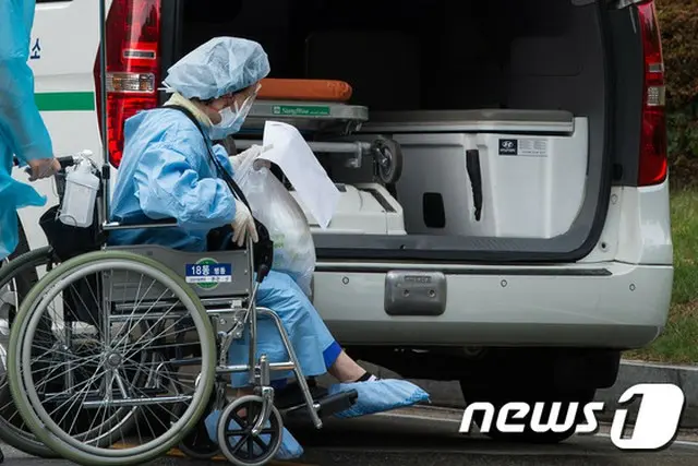 韓国保健当局は11日、中東呼吸器症候群（MERS＝マーズ）感染者が14人増えて計122人にのぼったことを明かした。