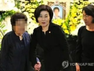 韓国長官が慰安婦被害者を哀悼　日本の謝罪促す