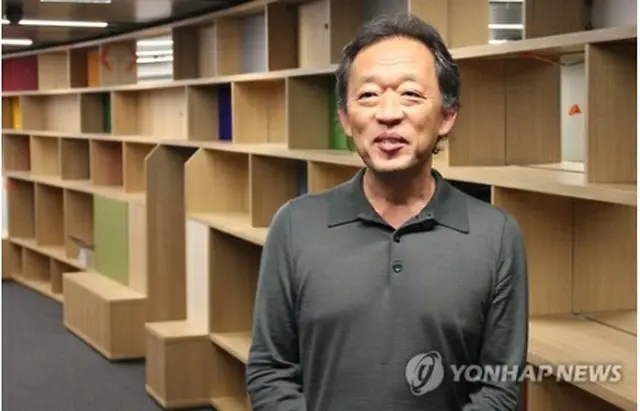 インタビューに応じる鄭明勲氏＝（聯合ニュース）