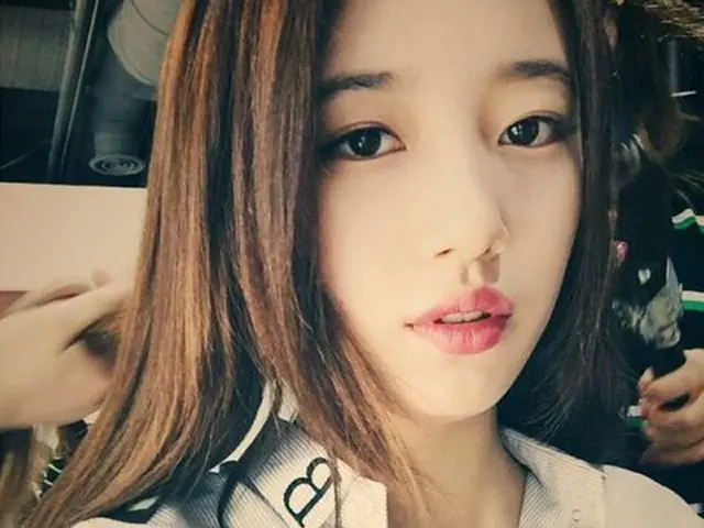 韓国ガールズグループ「Miss A」のスジ（20）が、魅力が一層引き立つセルカ（セルフショット、自分撮り）を公開し、注目を浴びている。（提供:OSEN）
