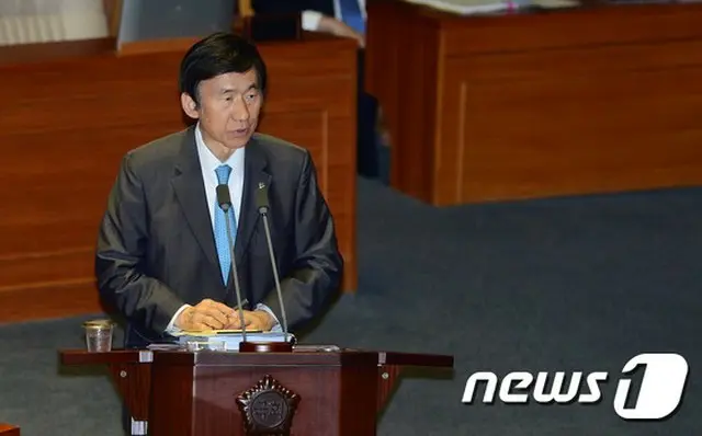 ユン・ビョンセ外交部長官は従軍慰安婦問題に関連し、「慰安婦追慕日」を制定しようという議論に「反対だ、賛成だとして決定する次元の問題ではない」と述べた。