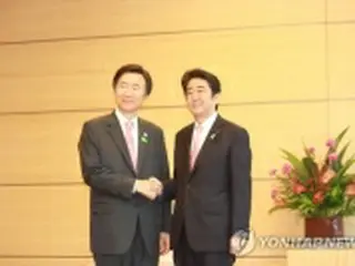 安倍首相　対韓関係改善に意欲示す＝韓国外交部長官と会談