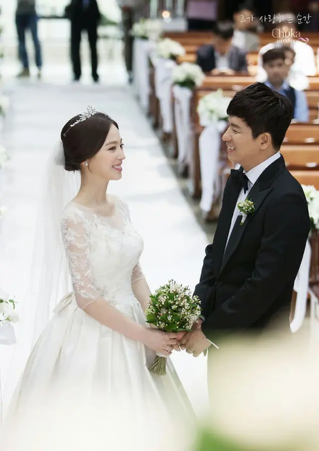 韓国“ビリヤードの女神”チャ・ユラム（27）とイ・ジソン作家（40）の非公開の結婚式写真が公開された。（提供:OSEN）