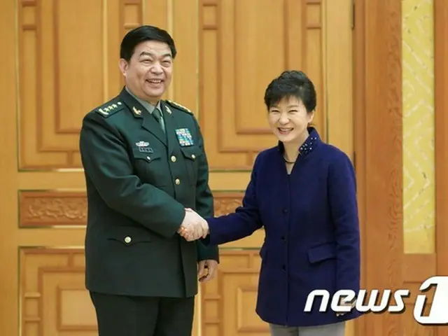 韓国と中国の国防長官間の直通電話（ホットライン）が来月、公式開通することが25日、明らかとなった。