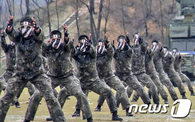 ことし高校中退以下の学歴保持者のうち、徴兵検査で身体等位1～3旧判定を受けた現役入隊対象者6000人が補充役に転換されるものとみられると、韓国兵務庁が30日、明らかにした。（提供:news1）
