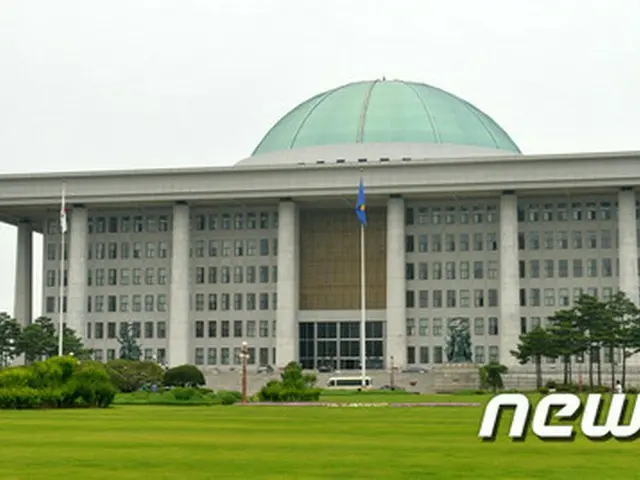 韓国・ソウル市の中心を流れる漢江（ハンガン）河川敷の占用料で、国会とソウル市の間で繰り広げられた訴訟で、裁判所はソウル市の手をつかんだ。（写真は韓国の国会議事堂 / 提供:news1）