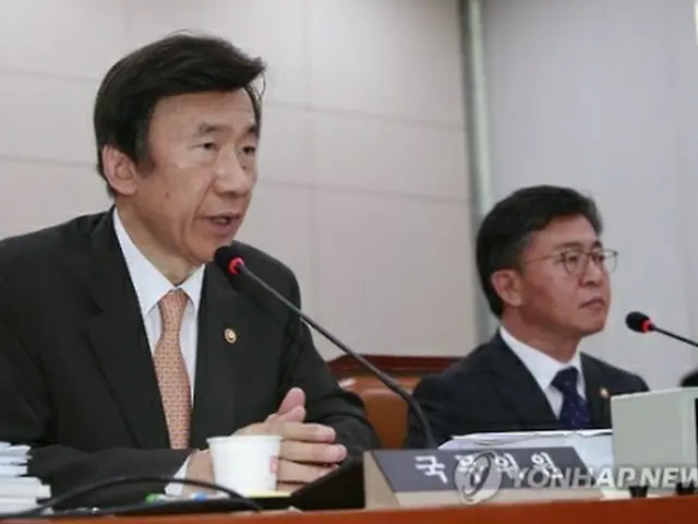 国会で発言する尹長官＝１日、ソウル（聯合ニュース）