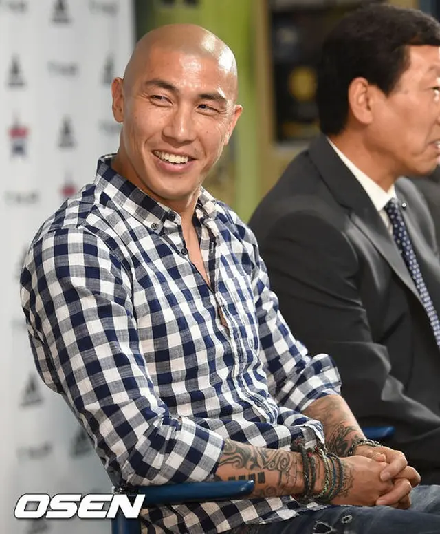 韓国Kリーグ・FCソウルのチェ・ヨンス監督（41）の中国スーパーリーグ行きに、元韓国代表でFCソウル所属のチャ・ドゥリ（34）は「いつでも、どこにいても応援する」と述べた。