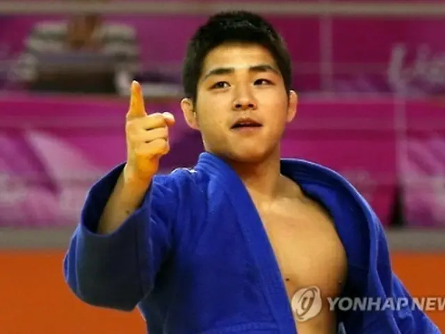優勝を決め喜ぶアン・チャンリム＝６日、光州（聯合ニュース）