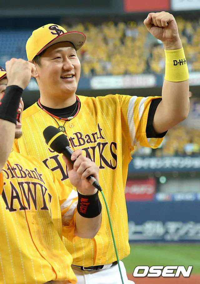 日本プロ野球・ソフトバンクのイ・デホ（李大浩）が「WBSCプレミア12」出場について、肯定的な反応を見せた。