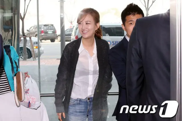 韓国の人気トロット歌手チャン・ユンジョン（35）が、実弟を相手に提起した貸付金返還請求訴訟で一部勝訴した。