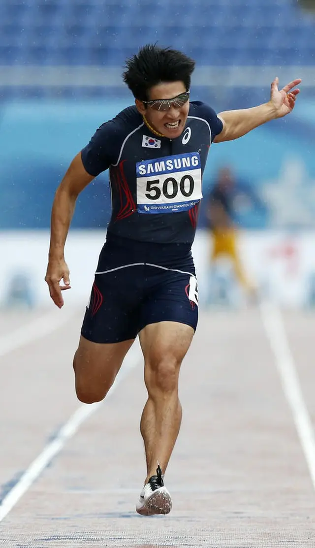 韓国の陸上選手キム・グクヨン（24、光州広域市庁）が2015光州ユニバーシアードで、男子100メートル走の韓国新記録を樹立した。