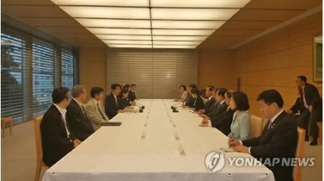 会談の様子（在日韓国大使館提供）＝１０日、東京（聯合ニュース）