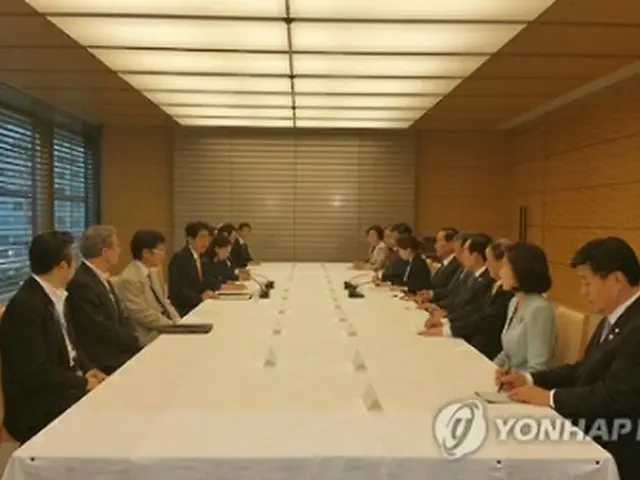 会談の様子（在日韓国大使館提供）＝１０日、東京（聯合ニュース）