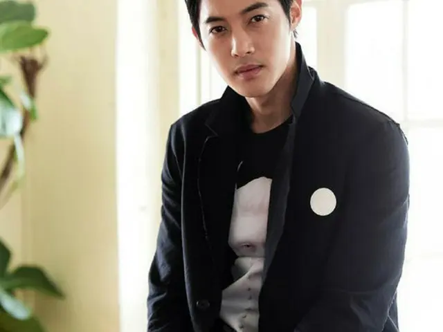 韓国俳優兼歌手で現在、兵役中のキム・ヒョンジュン側が元恋人を相手に12億ウォン（約1億3000万円）の反訴を提起したと明らかにした。（提供:OSEN）