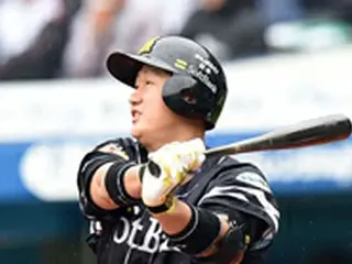 ソフトB・李大浩が大爆発…19号HR＆4打数4安打