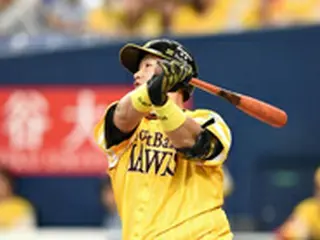 ソフトB・李大浩、勝利を決めた20号2ランHR