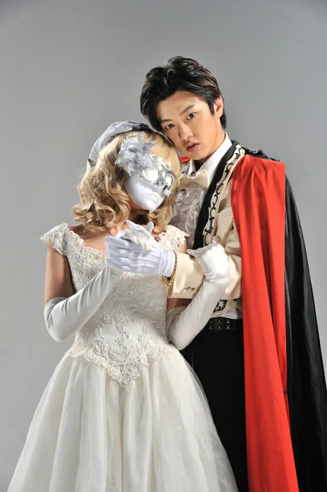 K-POPグループ「CROSS GENE」のリーダーSHIN(シン)が、8月16日放送のテレビ朝日系「手裏剣戦隊ニンニンジャー」に出演することが決定した。（オフィシャル）