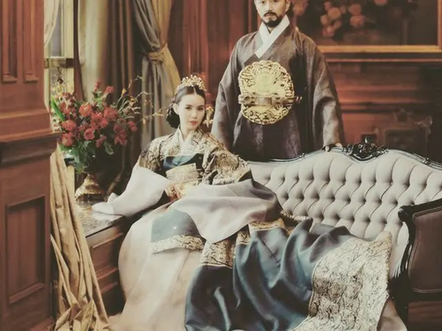 韓国俳優チン・テヒョン（34）と女優パク・シウン（35）の結婚が発表された中、続いてウェディング写真が公開された。（提供:news1）