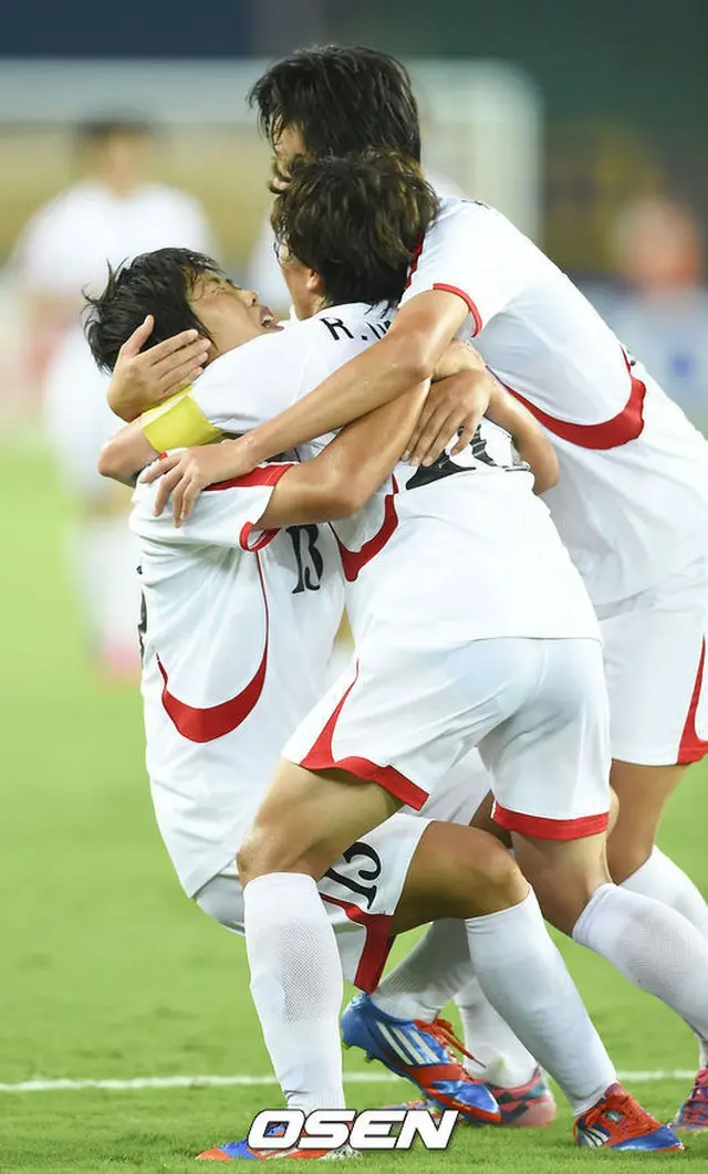 北朝鮮女子サッカー代表チームが熱戦の末、開催国の中国を破り、ユン・ドクヨ号と大会の頂点を争うことになった。（提供:OSEN）
