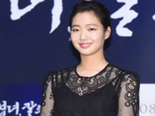 女優キム・ゴウン、JTBC「ニュースルーム」に”最年少”ゲストに