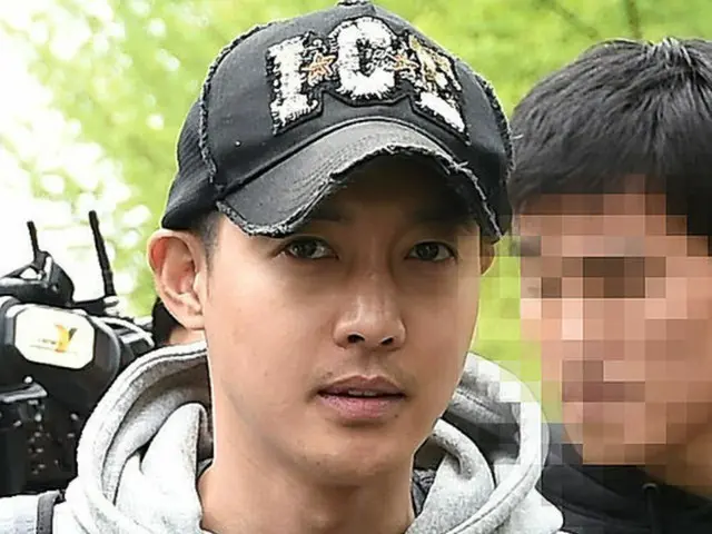キム・ヒョンジュン（リダ）の元恋人A氏側が、キム・ヒョンジュンと彼の弁護士イ・ジェマン氏との”真実ゲーム”を繰り広げる中、精神的ショックを受け、難産の危険にさらされていると現状を吐露。