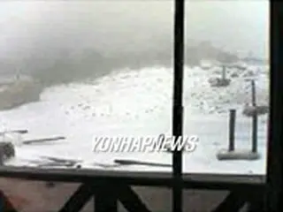 冬の訪れ近づく、雪岳山の大青峰で初雪を観測