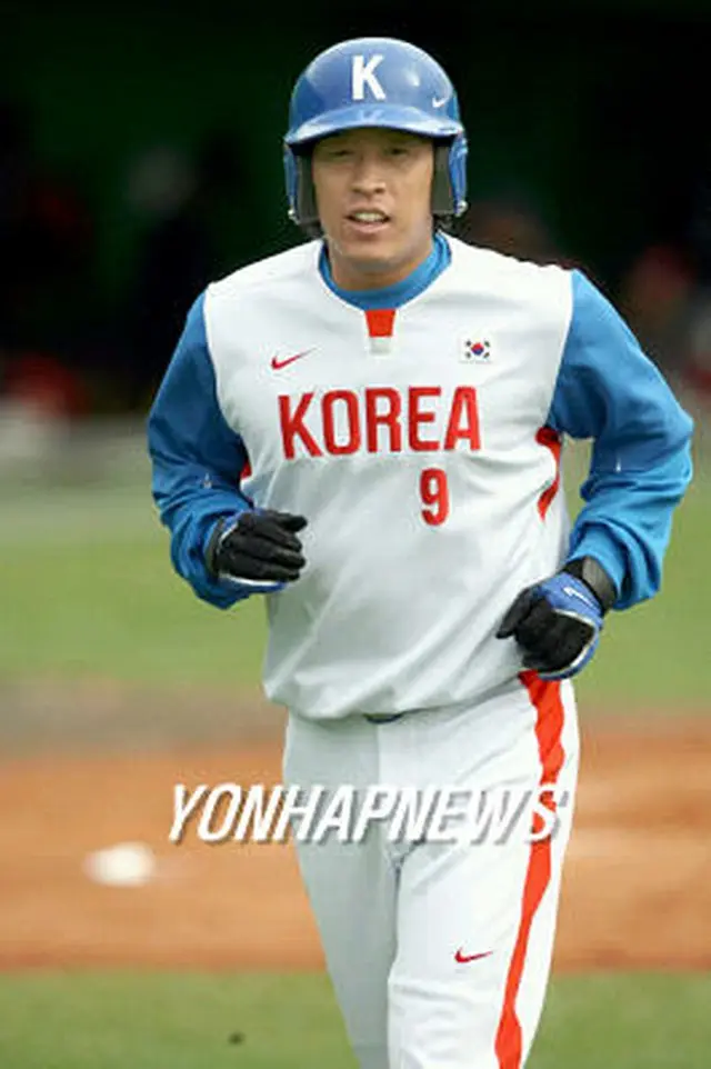 ドーハ・アジア大会に野球代表チームとして参加するイ・ビョンギュ選手。写真は練習中の姿＝16日、釜山（聯合）